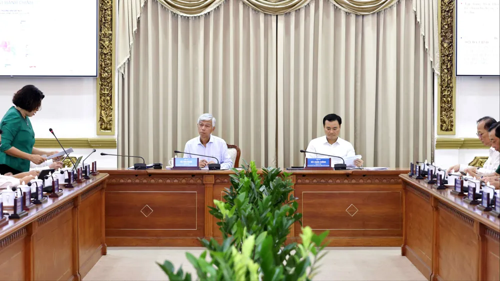 Quang cảnh cuộc họp