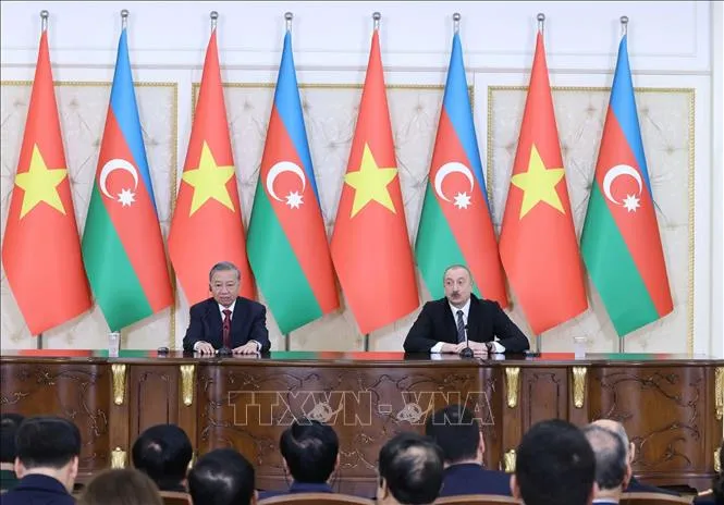 Tổng Bí thư Tô Lâm và Tổng thống Azerbaijan Ilham Aliyev họp báo chung, thông báo kết quả hội đàm. Ảnh: TTXVN