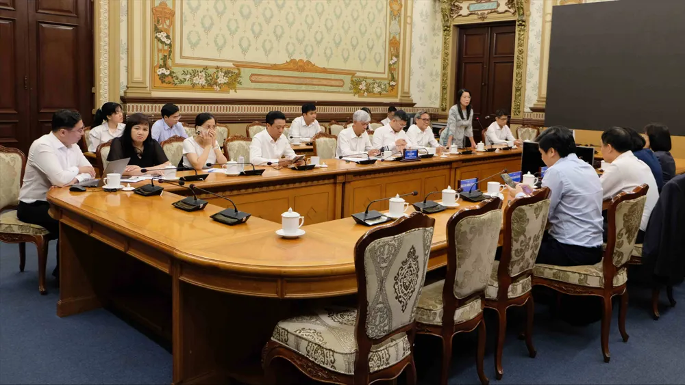 Quang cảnh buổi làm việc. Ảnh: XUÂN HẠNH