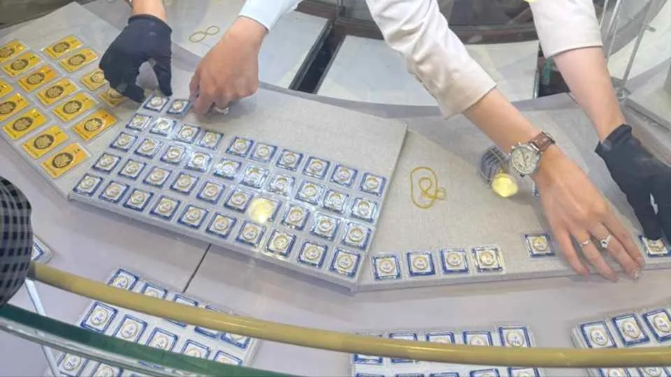 Giá vàng miếng giảm, vàng nhẫn 9999 tăng 