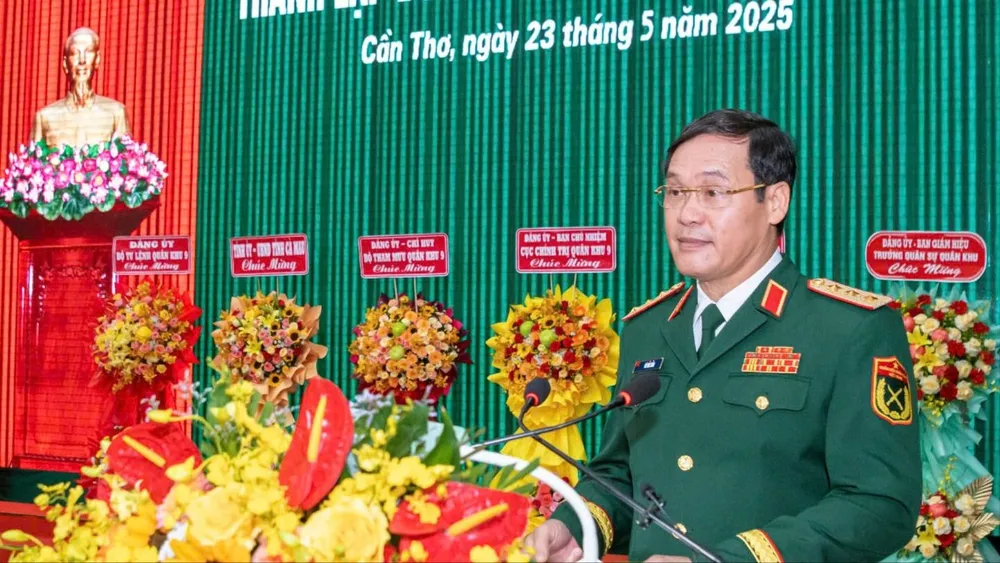 Thượng tướng Vũ Hải Sản, Ủy viên Trung ương Đảng, Thứ trưởng Bộ Quốc phòng phát biểu tại buổi lễ