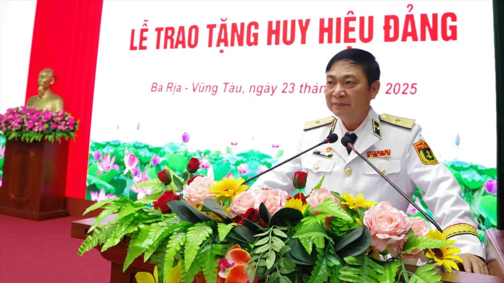 Chuẩn Đô đốc Lê Bá Quân phát biểu tại buổi Lễ. Ảnh: Minh Sơn