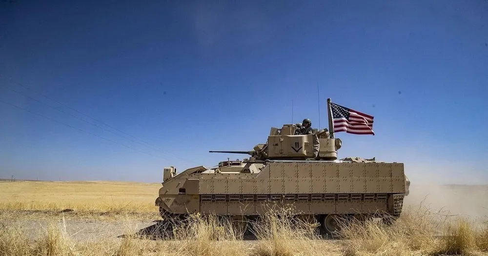 Binh sĩ Mỹ tuần tra tại tỉnh Hasakeh, Syria ngày 17-7-2023. Ảnh: al-monitor.com/TTXVN