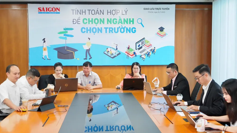 Quang cảnh buổi giao lưu. Ảnh: HOÀNG HÙNG