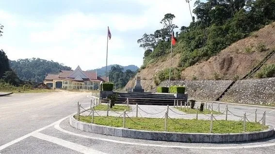 Đường lên Cửa khẩu Thanh Thủy (Nghệ An). Ảnh: T.ĐÌNH