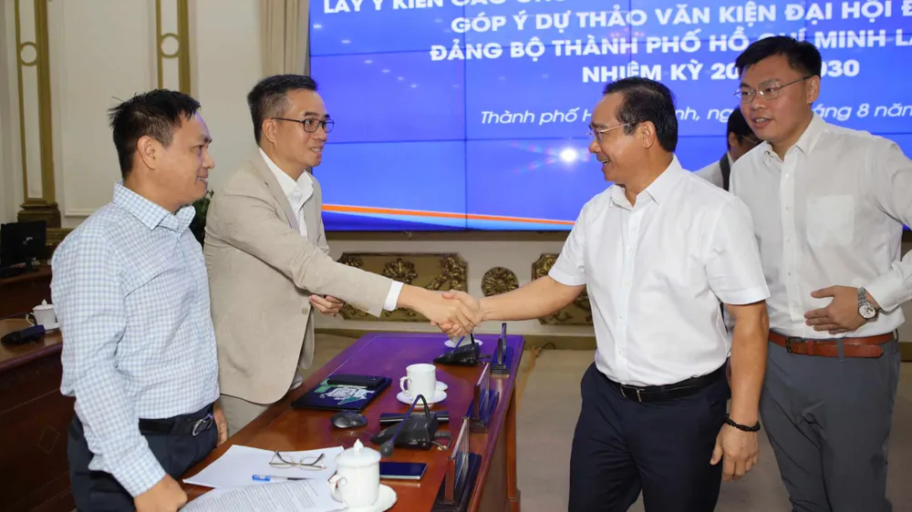 Chủ tịch Nguyễn Văn Được phát biểu khai mạc. Ảnh: DŨNG PHƯƠNG