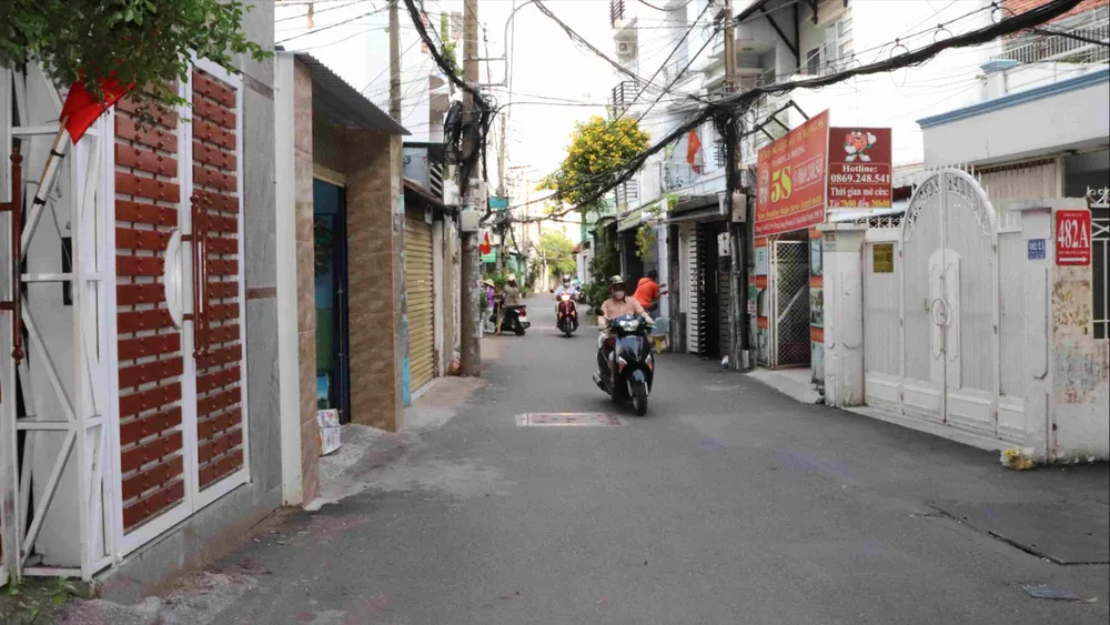 Hẻm 482 Nơ Trang Long (phường Bình Lợi Trung) khang trang sau khi được nâng cấp, sửa chữa