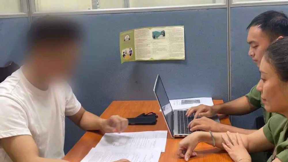 Độ Mixi làm việc với cơ quan công an