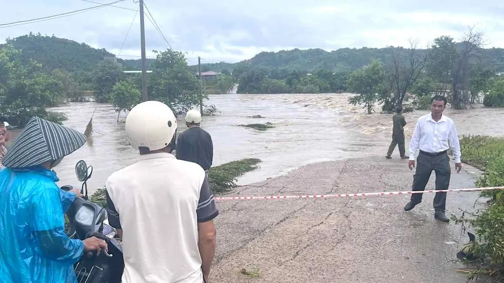 Ngầm tràn thôn Mơ Nang 2 bị ngập vào sáng 23-9