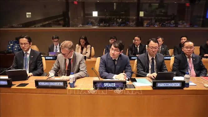 Các diễn giả, đại diện quốc tế tham dự buổi lễ. Ảnh: TTXVN