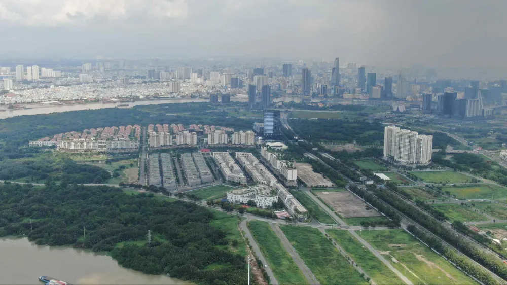 Khu đất tại khu đô thị Thủ Thiêm, TPHCM. Ảnh: HOÀNG HÙNG