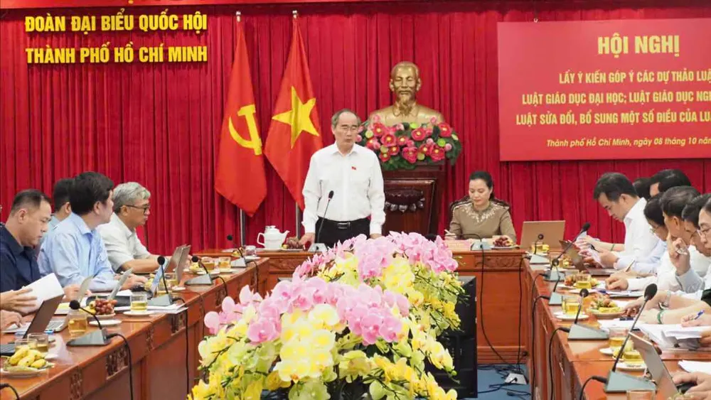 Toàn cảnh buổi làm việc chiều 8-10