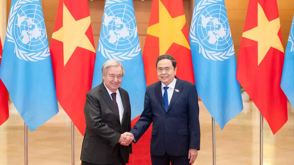 Chủ tịch Quốc hội Trần Thanh Mẫn và Tổng Thư ký Liên hợp quốc António Guterres tại Nhà Quốc hội chiều 25-10. Ảnh: QUANG PHÚC