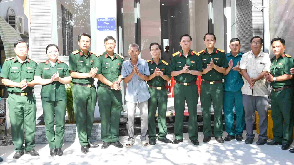 Lễ bàn giao nhà đồng đội 