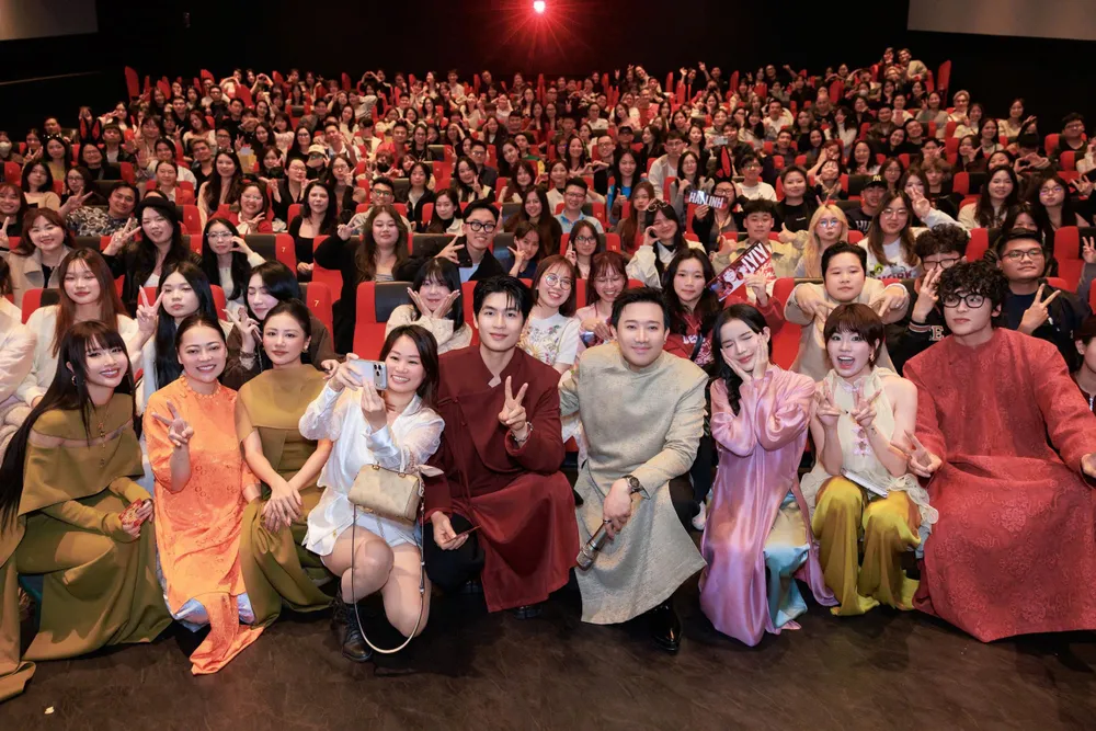 O elenco e a equipe do filme CN4a .jpg