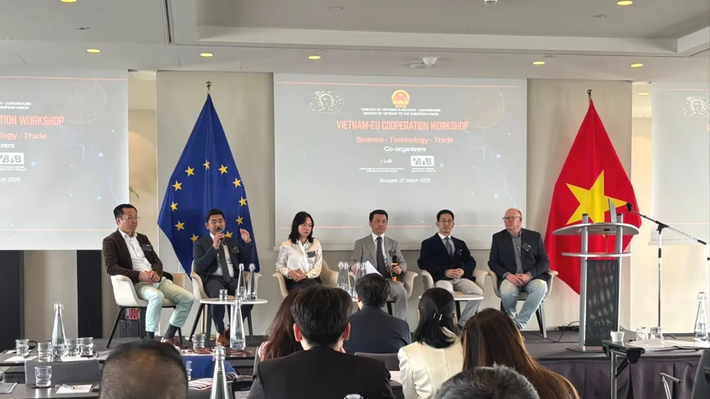 Một phiên thảo luận tại hội thảo. Ảnh: LÂM VĂN