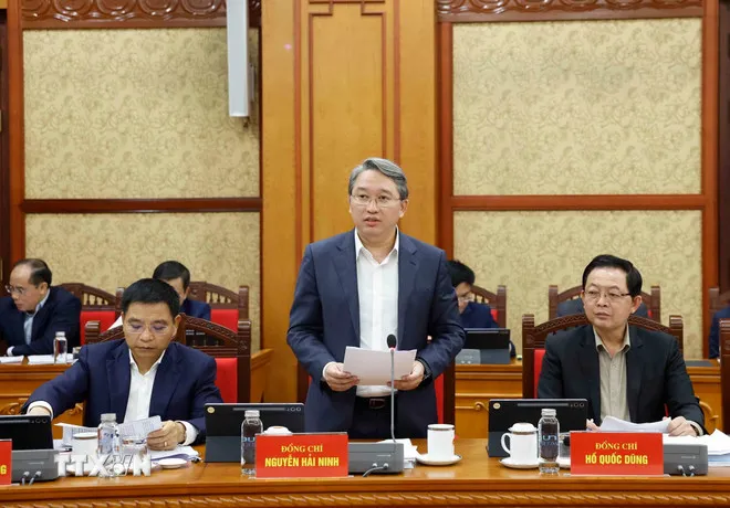 Đồng chí Nguyễn Hải Ninh, Ủy viên Trung ương Đảng, Bộ trưởng Bộ Tư pháp, Ủy viên Ban Chỉ đạo phát biểu. Ảnh: TTXVN