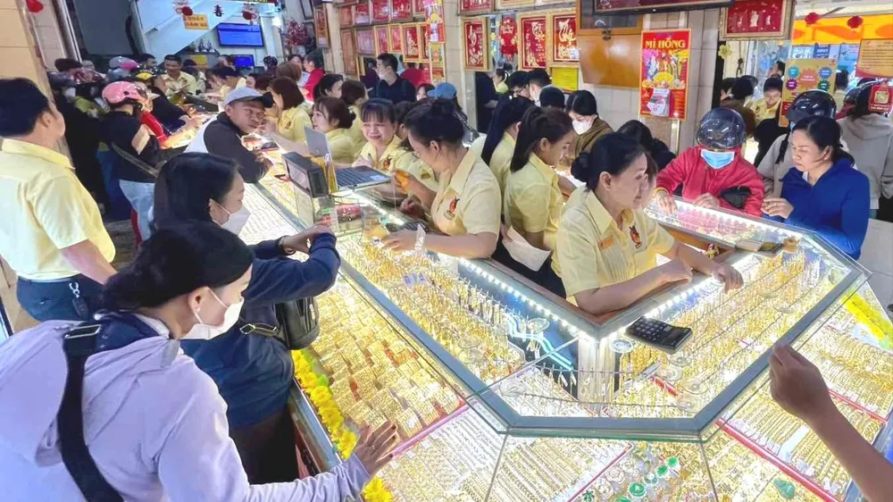 Sáng 13-6, giá vàng vẫn giữ đà tăng
