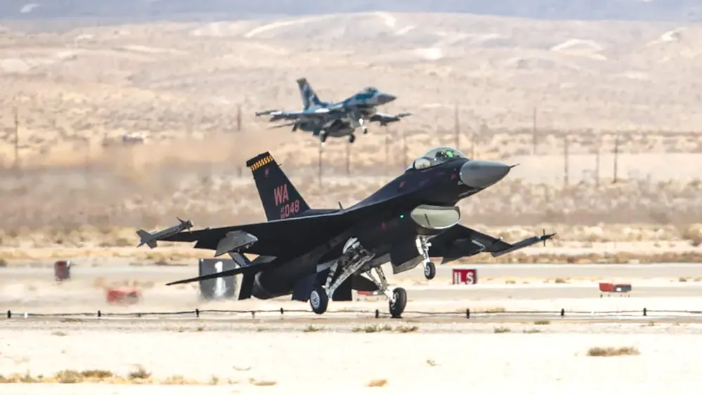 Morocco tăng cường sức mạnh không quân bằng việc mua 24 máy bay chiến đấu F-16 Viper của Mỹ (ẢNH: ATALAYAR.COM)