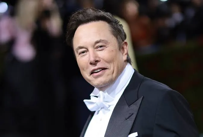 Elon Musk, người đầu tiên trên thế giới có tài sản vượt mốc 1.000 tỷ USD. Ảnh: KYODO