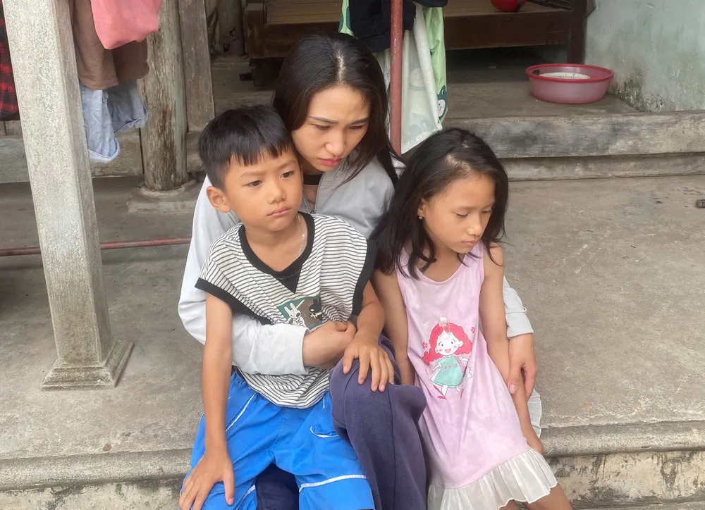 Chồng tử nạn nơi đất khách, bỏ lại vợ và 2 con thơ
