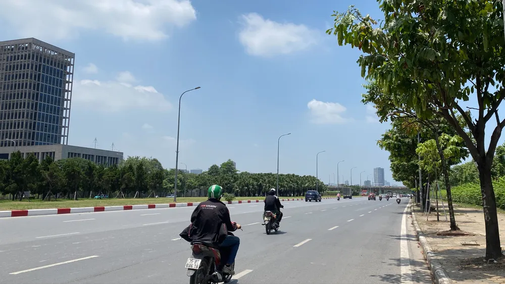 Hà Nội xuất hiện đợt nắng nóng mới từ chiều 8-8 và có thể kéo dài nhiều ngày. Ảnh: PHÚC HẬU