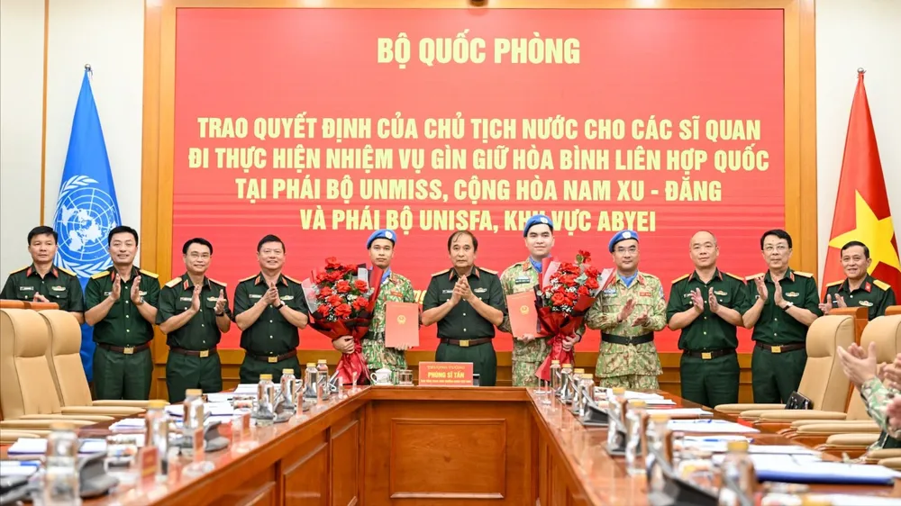 Anh Bo Quoc phong trao quyet dinh GGHB LHQ 3.jpg
