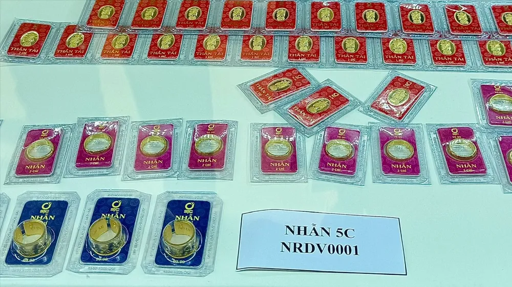 Giá vàng trong nước sáng nay đảo chiều giảm. Ảnh: NHUNG NGUYỄN