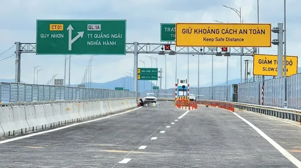 Khẩn trương khắc phục lỗi kỹ thuật trên nhiều tuyến cao tốc