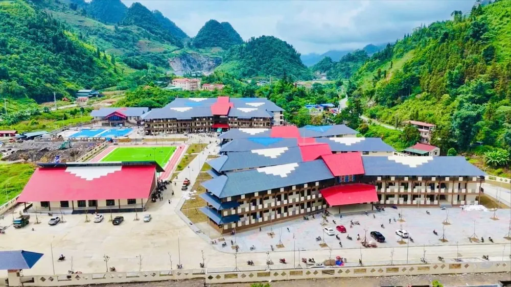 oàn cảnh Trường PTNT Tiểu học và THCS Mường Khương.jpg
