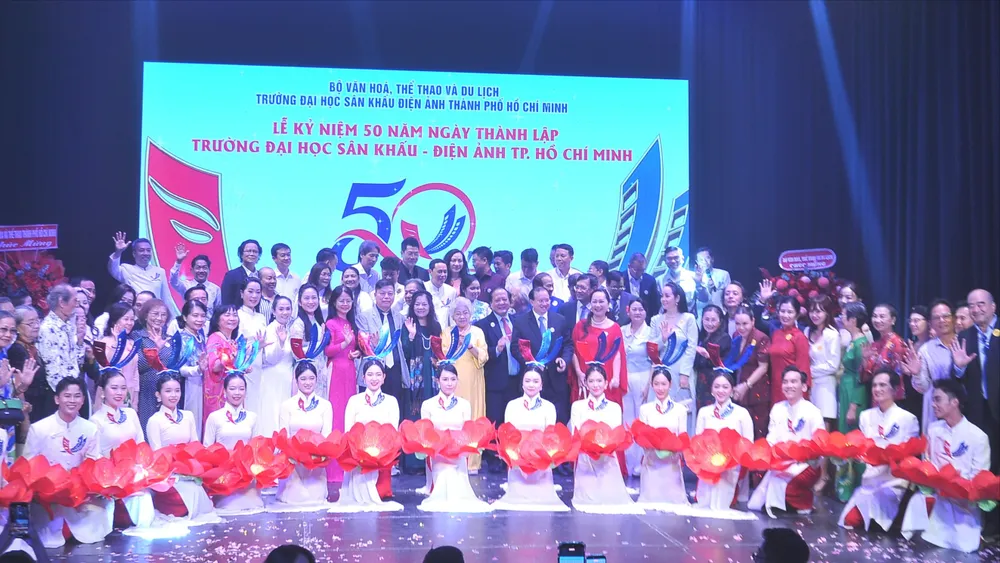 50 nam san khau dien anh (7).JPG