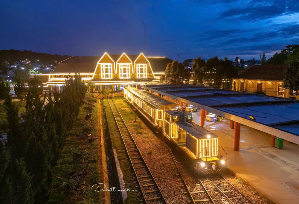 Ga Đà Lạt về đêm