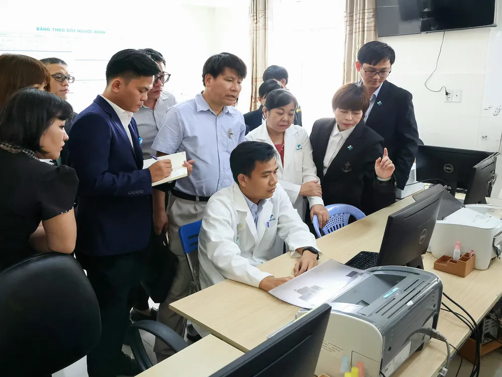 Hình ảnh tham quan bệnh viện Hoàn Mỹ Cửu Long và quy trình nhập Hồ sơ bệnh án điện tử_final.jpg