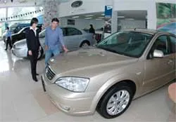 Giá ô tô sẽ không thể tăng trong năm 2006