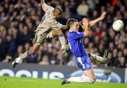 Van Bronckhorst: "Barcelona sẽ không phạm sai lầm trước Chelsea" ảnh 1