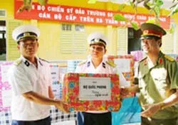 TPHCM tặng hơn 6,8 tỷ đồng cho bộ đội Trường Sa