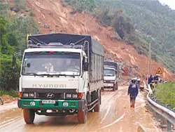 Thông xe một chiều trên quốc lộ 1A qua đèo Cả