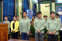 Triệu tập ba người thân của bị cáo Trần Huy Công