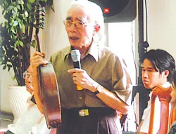 Hai cây đàn ra chiến trường