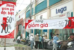 Xôn xao mùa “xôn” hàng thời trang