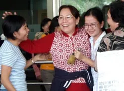 Ca ngợi chính sách Việt kiều của Việt Nam