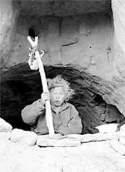 21 năm sống trong hang động