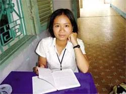 Cô gái nuôi... vi khuẩn