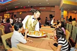 Thưởng thức hương vị Ý tại KS Legend