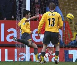 Wenger: “Chiến thắng giải tỏa gánh nặng!” ảnh 1