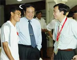 Câu chuyện thứ ba: Nhiệm kỳ đổi... đời ảnh 1