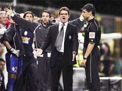 Juve quyết giữ lấy Capello ảnh 1