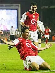 Dennis Bergkamp: Kêu gọi tinh thần Arsenal ảnh 1