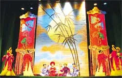 Nghệ sĩ lẫn du khách đều… chờ!