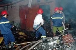 Cháy lớn tại một xưởng sản xuất rượu